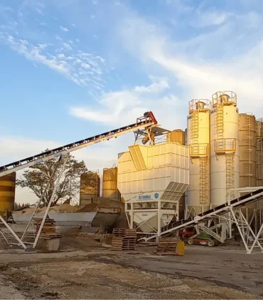 Planta dosificadora de hormigón montada por INNOVA
